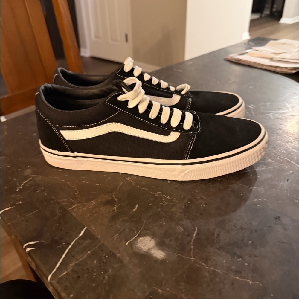 Vans Men's Classic Black and White Sneakers